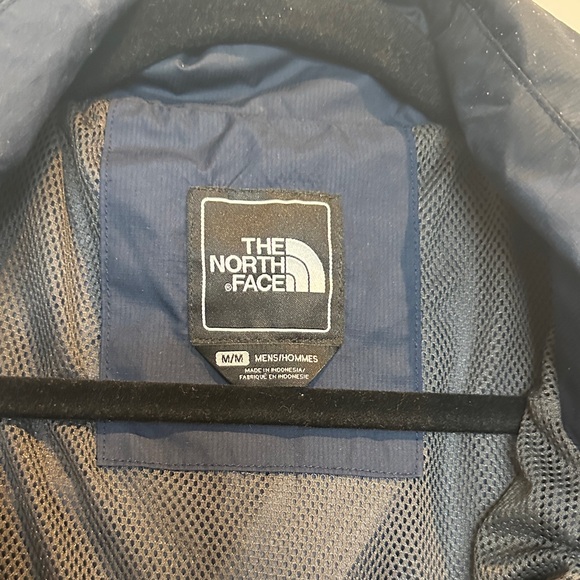 The North Face Men's Navy and Gray Windbreaker - Picture 2 of 14